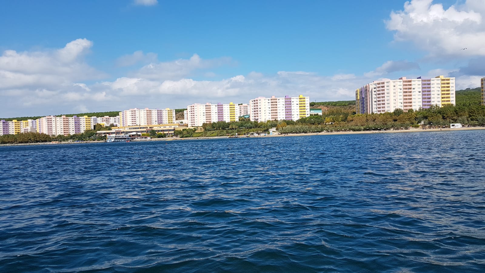 HER SENE ARMUTLU TATİL KÖYÜNDE HEDİYE YAZ TATİLİ 